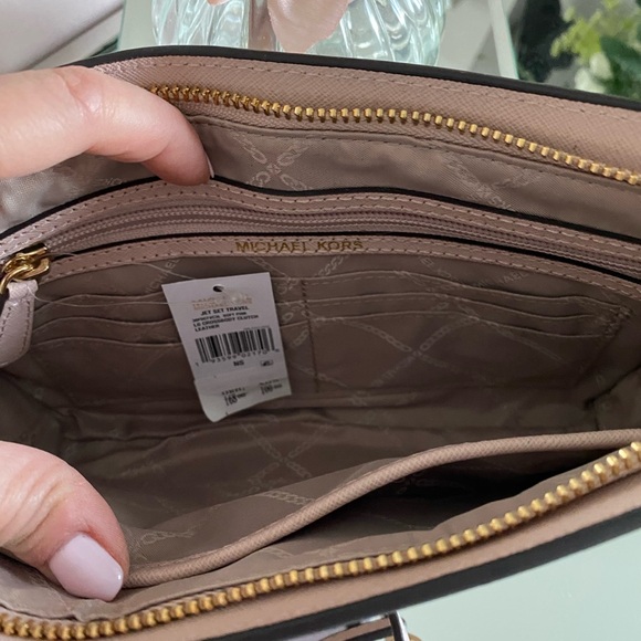 🩷Juicy Slippers🩷 - Picture 4 of 6